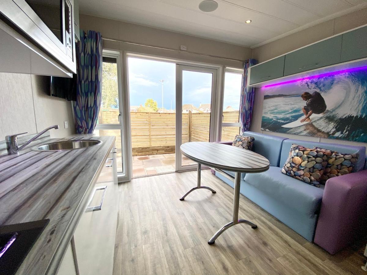 Elletson Park Wood Fired Hot Tubs, Caravans & Pods Pilling المظهر الخارجي الصورة
