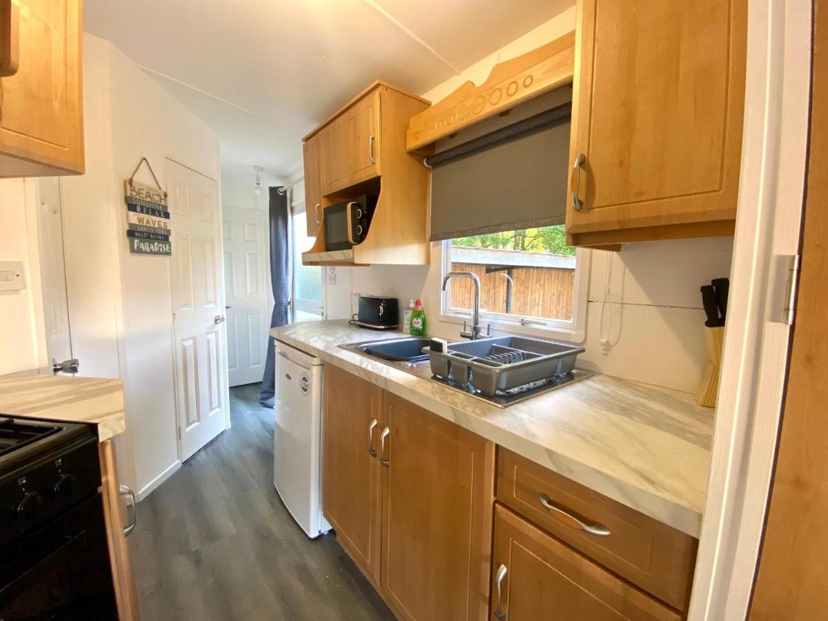 Elletson Park Wood Fired Hot Tubs, Caravans & Pods Pilling المظهر الخارجي الصورة