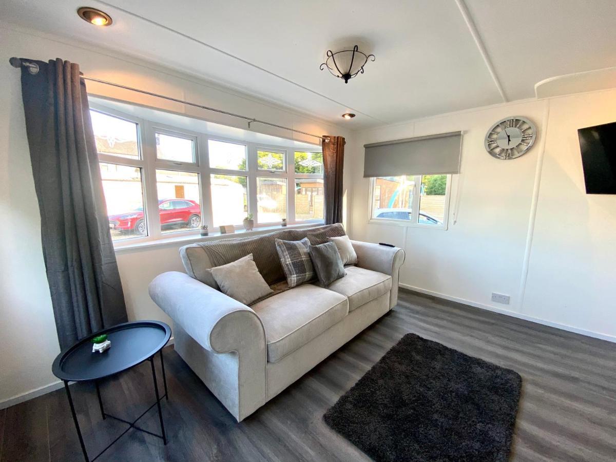Elletson Park Wood Fired Hot Tubs, Caravans & Pods Pilling المظهر الخارجي الصورة