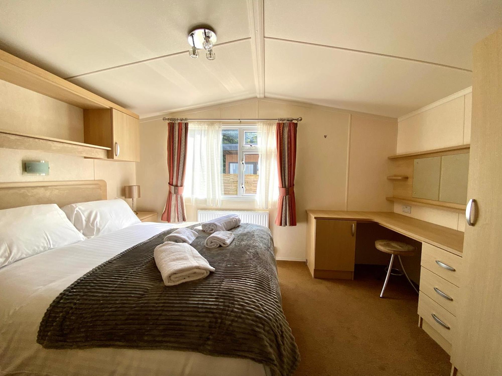 Elletson Park Wood Fired Hot Tubs, Caravans & Pods Pilling المظهر الخارجي الصورة
