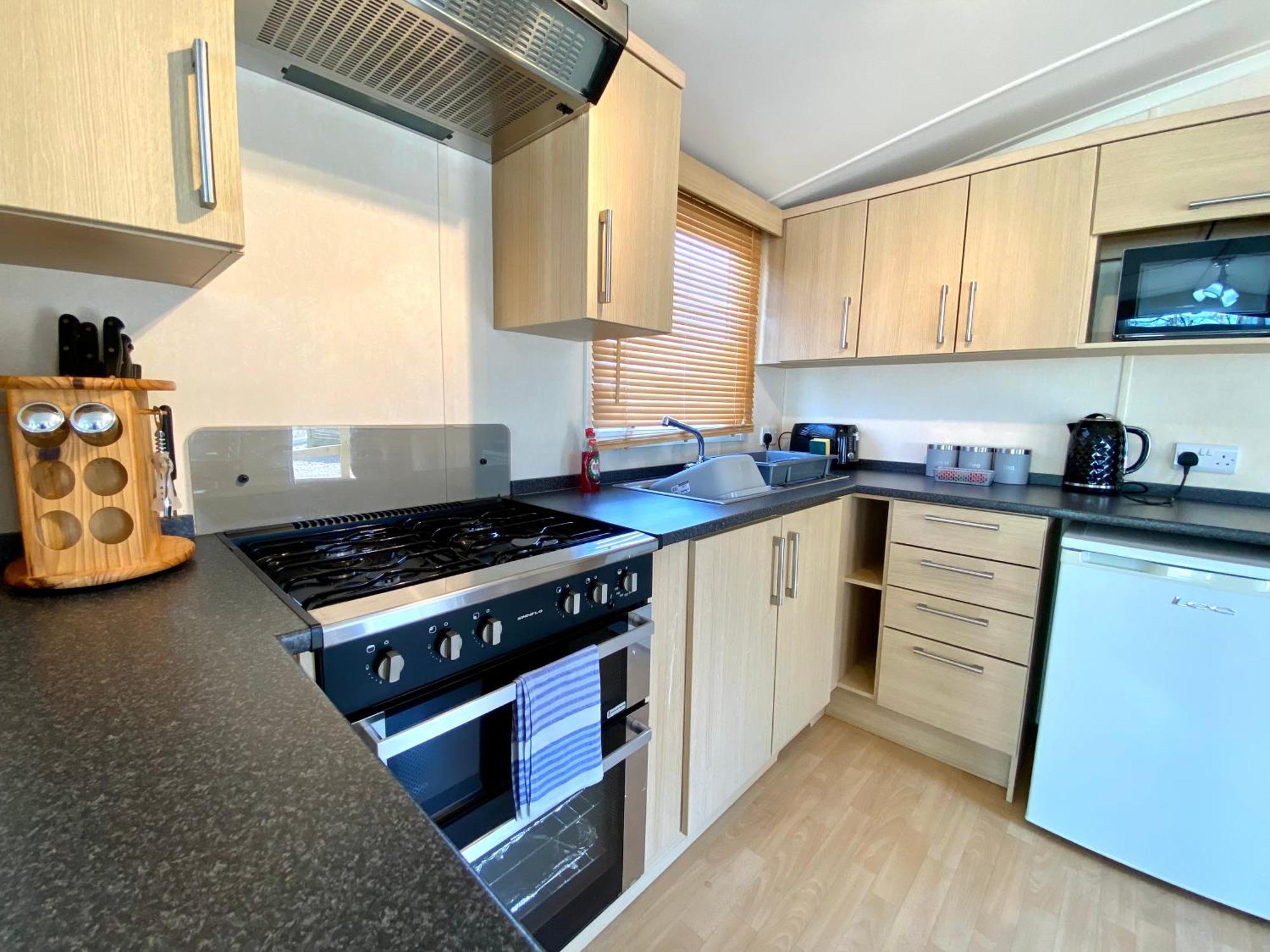 Elletson Park Wood Fired Hot Tubs, Caravans & Pods Pilling المظهر الخارجي الصورة