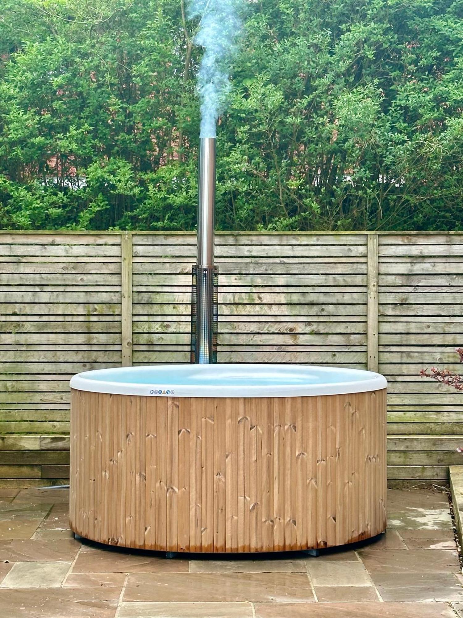 Elletson Park Wood Fired Hot Tubs, Caravans & Pods Pilling المظهر الخارجي الصورة